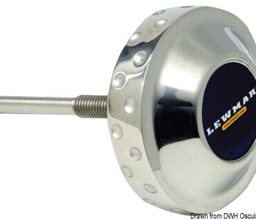 Installabile su qualsiasi timoneria Lewmar, permette di bloccare il timone. Fabbricato in acciaio inox lucidato a specchio, è disponibile in 2 versioni a seconda della ruota utilizzata. Filettatura M10