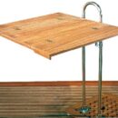 Pieghevole ed abbattibile (per renderlo abbattibile acquistare l'art. 71.240.10), in vero teak, ferramenta in AISI 316.Fornito senza bracci di supporto da ordinare a parte.