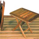 Regolabile in altezza.