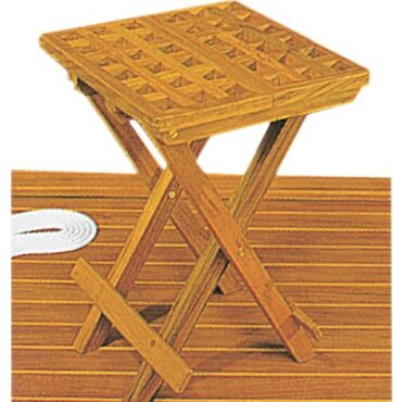 Supercompatto, ideale come abbinamento con poco ingombro con sedie e tavoli in teak.