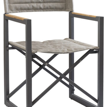 Con finitura di alta classe e in tessuto tecnico Batyline®, è disponibile in puro teak o in alluminio con braccioli in teak.Si piega molto facilmente per essere riposta ovunque a bordo.