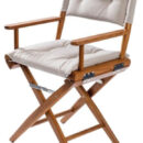 Con lavorazione accuratissima e ferramenta in acciaio inox.