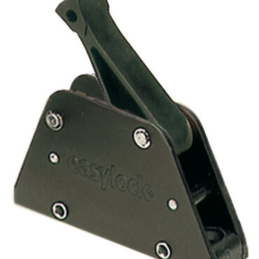 Dispositivo brevettato che permette sia di "cazzare” che di "lascare” la scotta sotto sforzo. Carcassa in alluminio anodizzato, cammes ed assi in acciaio inox, leve e rulli di scorrimento in delrin.