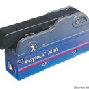 Realizzato con elegante design, é completamente in policarbonato, con base e leveraggi in alluminio anodizzato, viti e rivetti in acciaio inox. Rivoluziorario sistema "Powerlock” anti-slittamento che evita lo scorrimento in quanto permette di bloccare la scotta in entrambi i sensi.