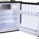 Provvisti di controllo elettronico che spegne il frigo quando la tensione scende sotto 10,4 V e riparte quando risale a 11,7 V (valori regolabili rispettivamente fino a 9,6 e 10,9 V).Velocità di rotazione 2000-2500-3000 RPM regolata secondo il volume da raffreddare. Ventilazione forzata.Consumo energetico 380 W/24h.