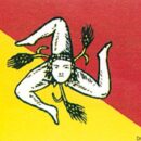 In stamina di poliestere, stampate a tinte indelebili.